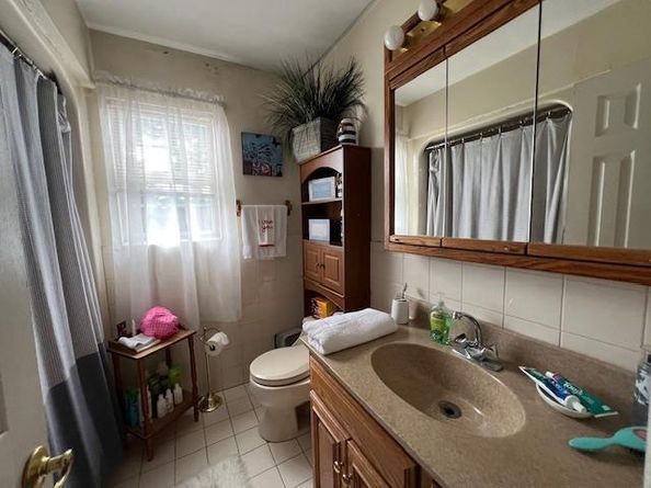 121 West Avenue, Hicksville NY 11801