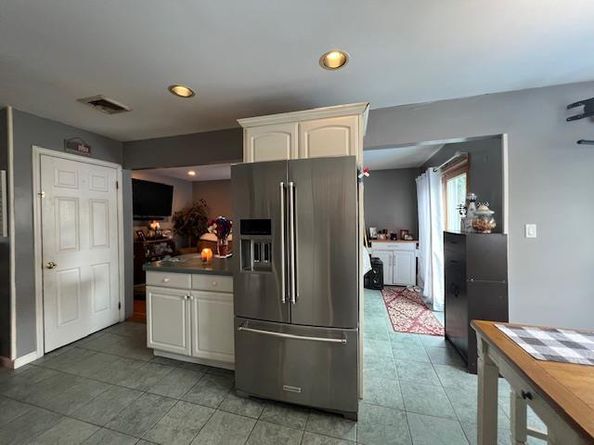 121 West Avenue, Hicksville NY 11801