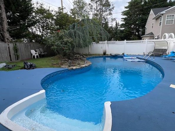 121 West Avenue, Hicksville NY 11801