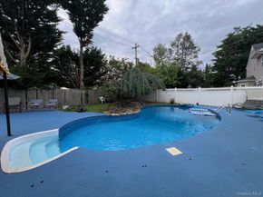 121 West Avenue, Hicksville NY 11801