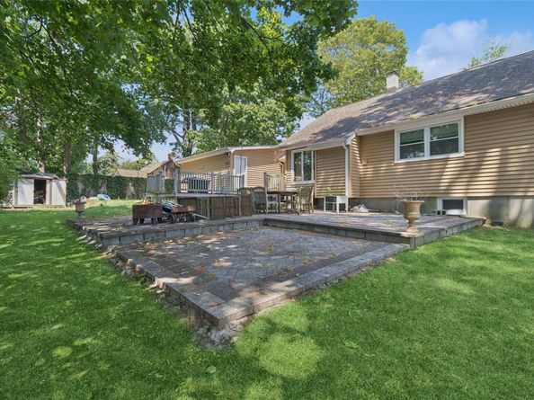 8 Cleary Road, Ronkonkoma NY 11779