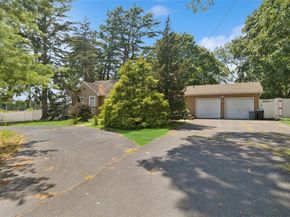 8 Cleary Road, Ronkonkoma NY 11779