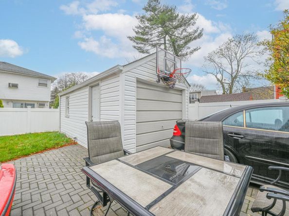 216 Home Street, Valley Stream NY 11580