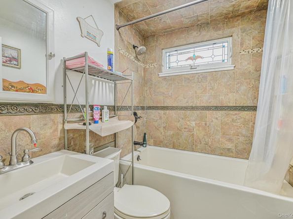 216 Home Street, Valley Stream NY 11580