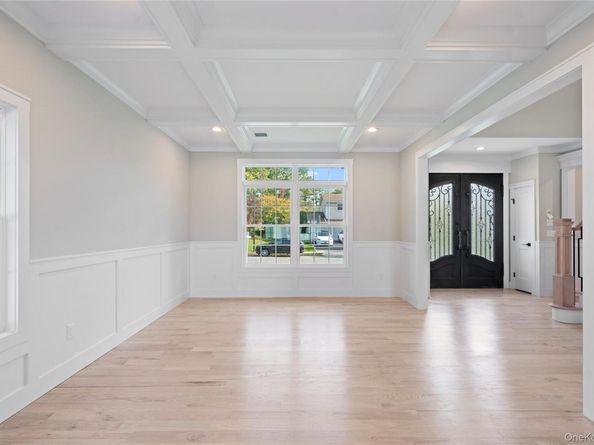 25 Westchester Avenue, Jericho NY 11753