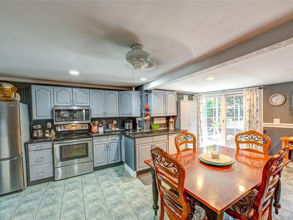 8 Woodbrook Drive 8, Ridge NY 11961