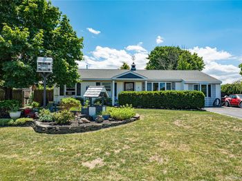 8 Woodbrook Drive