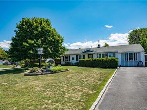 8 Woodbrook Drive 8, Ridge NY 11961