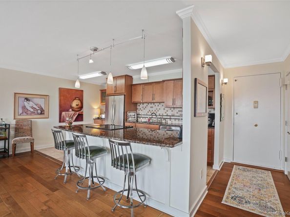 500 Highpoint Drive PH 6, Hartsdale NY 10530