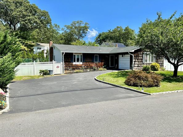 323 Wildwood Road, Ronkonkoma NY 11779