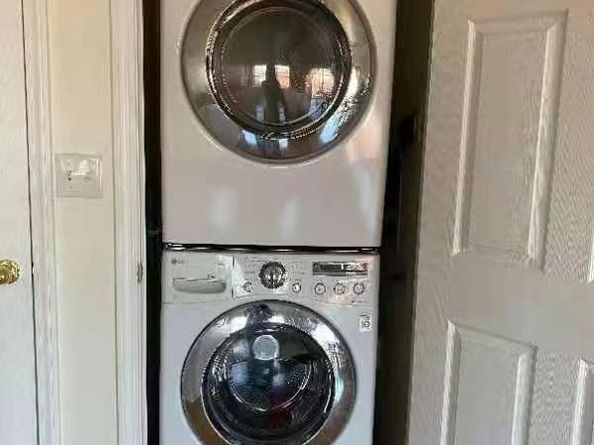 306 Weatherly Place 107, College Point NY 11356
