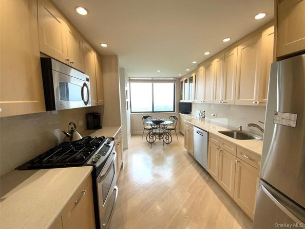27010 Grand Central Parkway 25O, Floral Park NY 11005