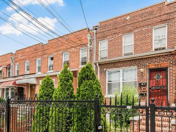 951 E 221st Street, Bronx NY 10469