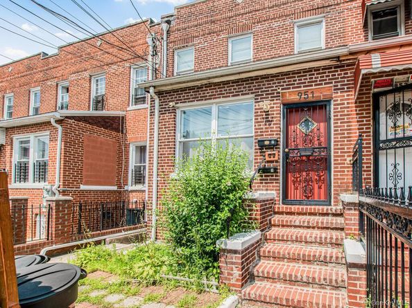 951 E 221st Street, Bronx NY 10469