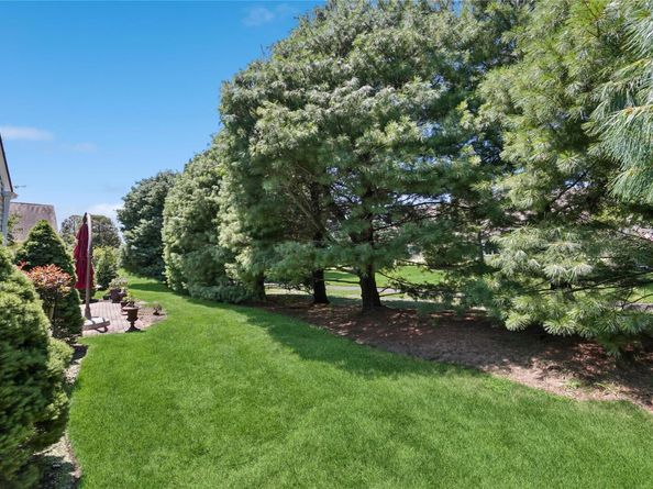 13 Graycrest Court, Mount Sinai NY 11766
