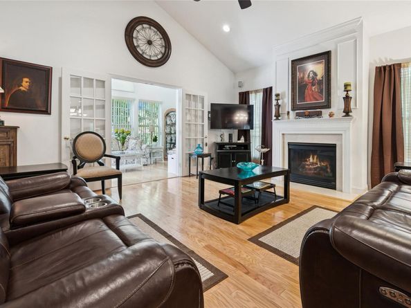 13 Graycrest Court, Mount Sinai NY 11766