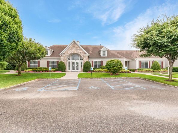 13 Graycrest Court, Mount Sinai NY 11766