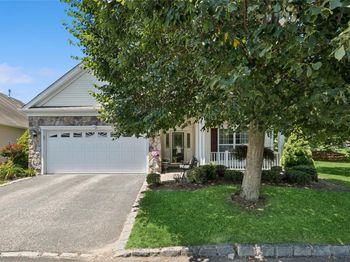 13 Graycrest Court