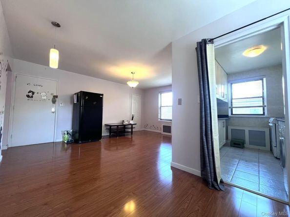 196-19 69th Avenue 2, Fresh Meadows NY 11365