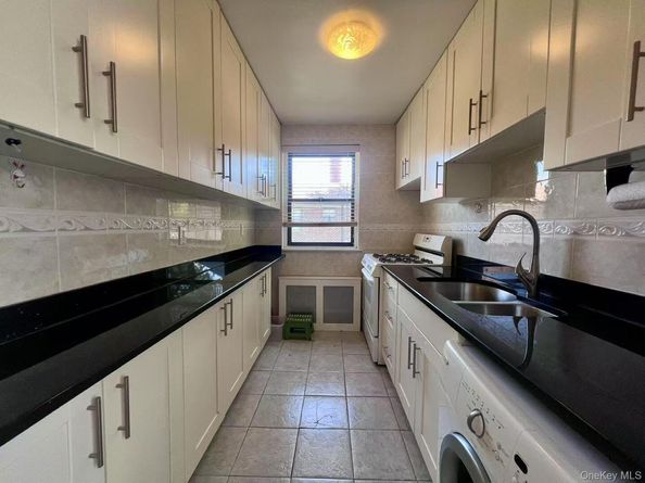 196-19 69th Avenue 2, Fresh Meadows NY 11365