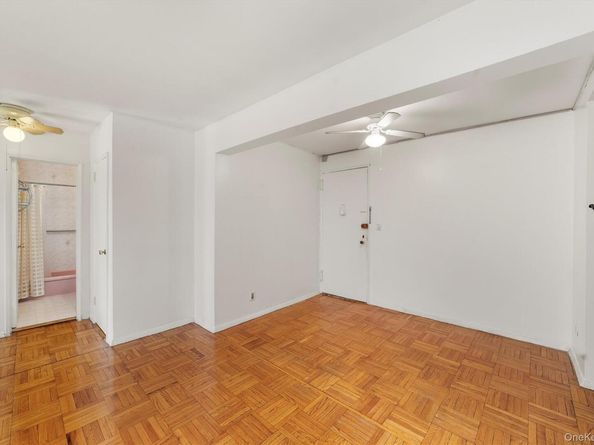 1296 Midland Avenue L2, Yonkers NY 10704