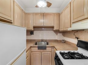 1296 Midland Avenue L2, Yonkers NY 10704