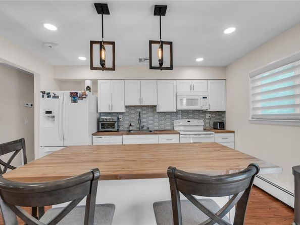756 Bohemia Parkway, Sayville NY 11782