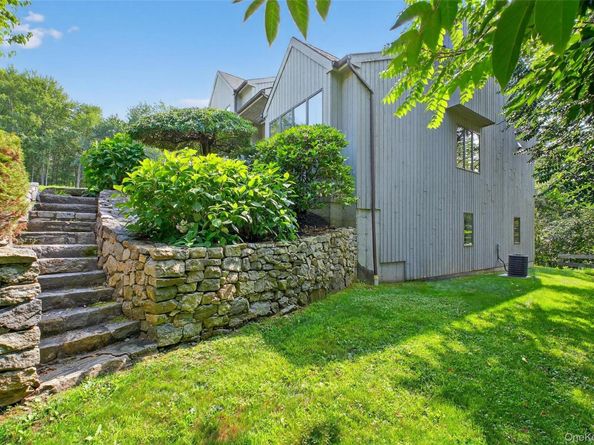 19 Redwood Drive, Somers NY 10589