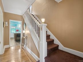 457 Secatogue Avenue, Farmingdale NY 11735
