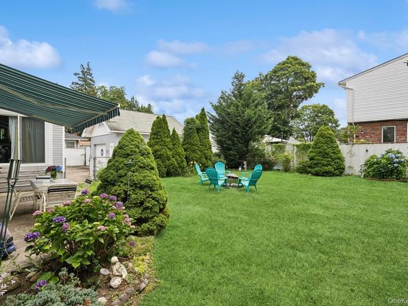 457 Secatogue Avenue, Farmingdale NY 11735
