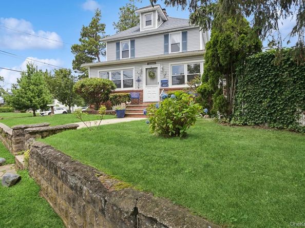 457 Secatogue Avenue, Farmingdale NY 11735