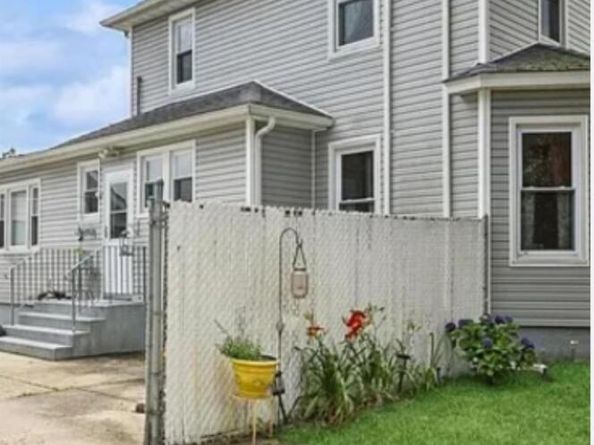 457 Secatogue Avenue, Farmingdale NY 11735