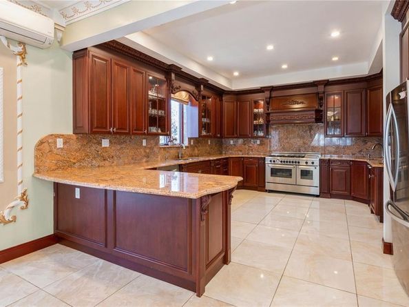 166-21 Goethals Avenue, Jamaica Estates NY 11432