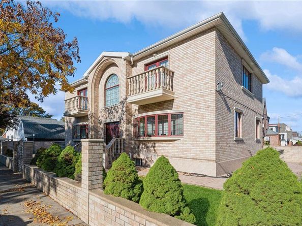 166-21 Goethals Avenue, Jamaica Estates NY 11432