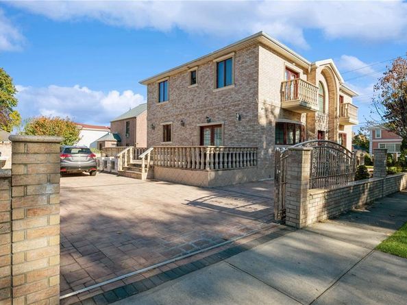 166-21 Goethals Avenue, Jamaica Estates NY 11432