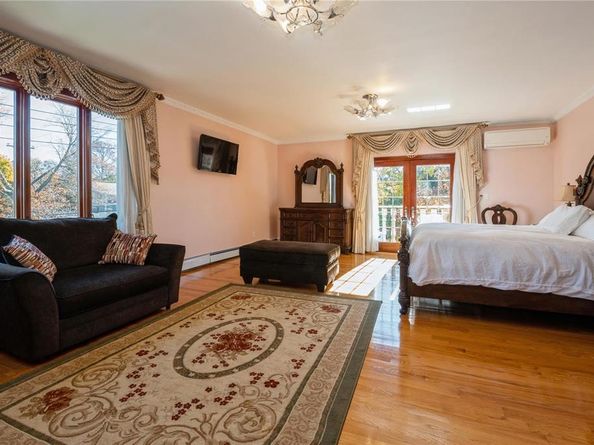 166-21 Goethals Avenue, Jamaica Estates NY 11432
