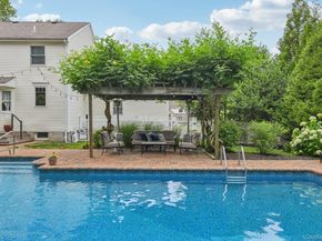 225 Hidden Acres Path, Wading River NY 11792