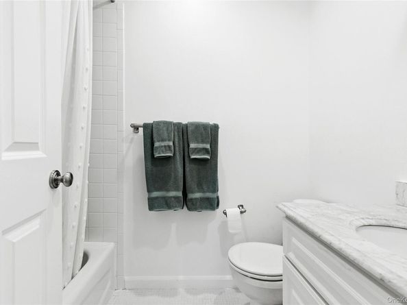 120 Talmage Farm Lane, East Hampton NY 11937