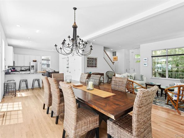 120 Talmage Farm Lane, East Hampton NY 11937