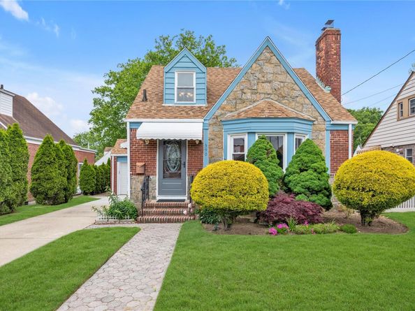 590 Langley Avenue, West Hempstead NY 11552