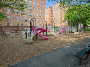 2 Louisiana Avenue 3C, Bronxville NY 10708