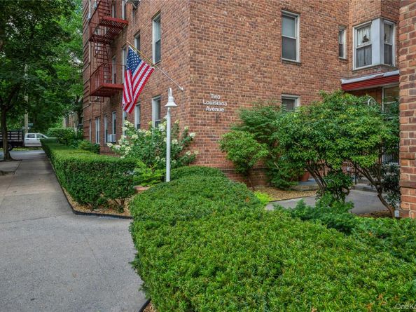 2 Louisiana Avenue 3C, Bronxville NY 10708