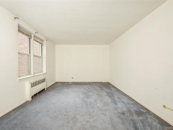 2 Louisiana Avenue 3C, Bronxville NY 10708