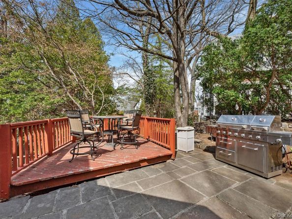 32 Merriam Place, Bronxville NY 10708