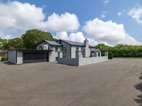 154 Mac Arthur Boulevard, Hauppauge NY 11788