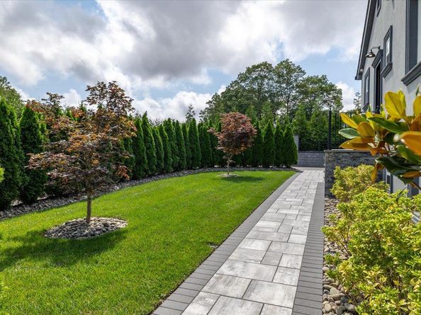 154 Mac Arthur Boulevard, Hauppauge NY 11788