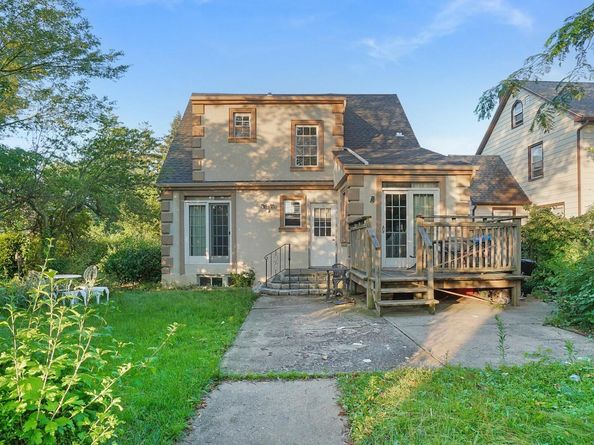 5 Garfield Place, Roslyn Heights NY 11577