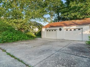 5 Garfield Place, Roslyn Heights NY 11577