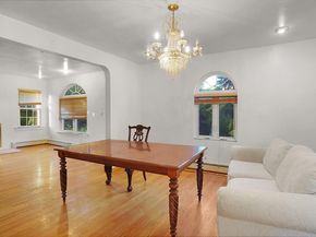 5 Garfield Place, Roslyn Heights NY 11577
