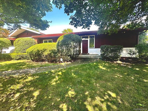 100 Woodford Road, Scarsdale NY 10583